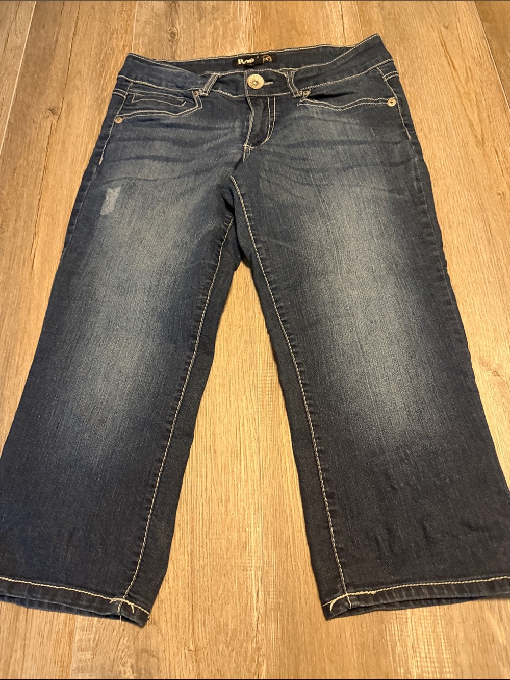 Rewind Women’s Dark Blue Denim Capri Jeans